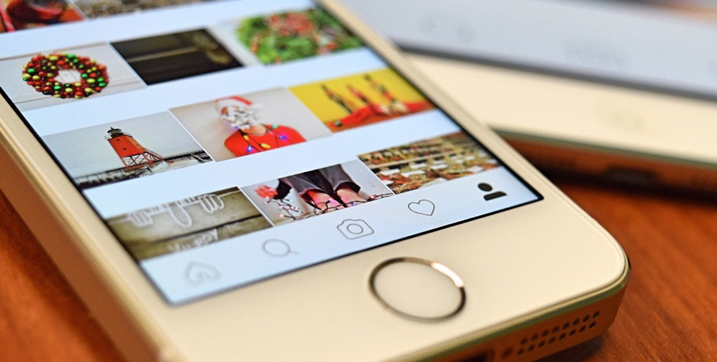 Instagram-App auf dem Smartphone-Display geöffnet